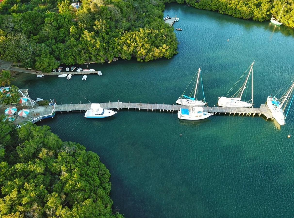 Puerto Blanco Marina & Hotel Luperon Exterior photo
